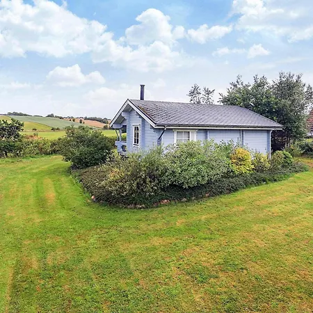 6 Person In Roslev-by Traum